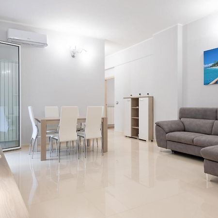Modern Flat 250 Mt From The Sea - Albissola Marina Appartamento Esterno foto