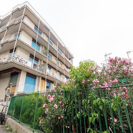 Modern Flat 250 Mt From The Sea - Albissola Marina Appartamento Esterno foto