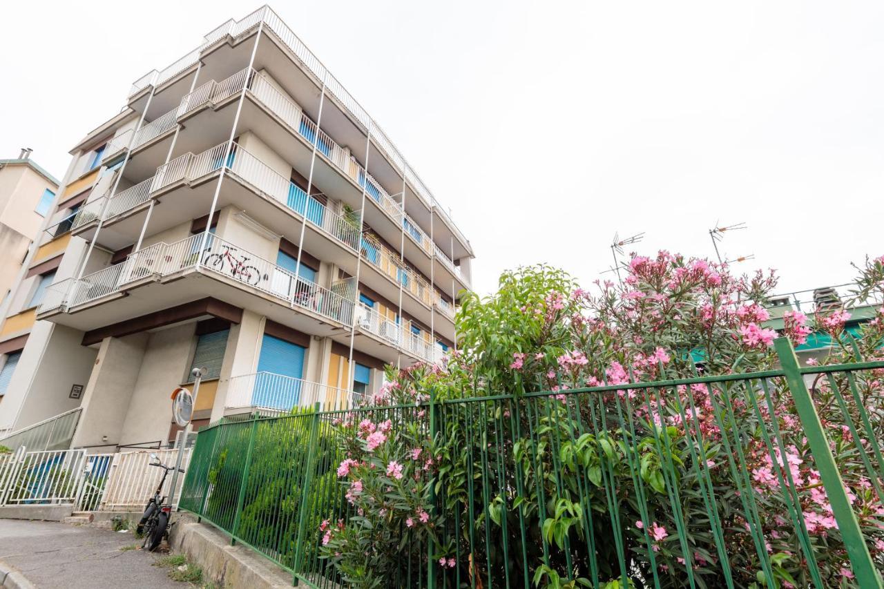 Modern Flat 250 Mt From The Sea - Albissola Marina Appartamento Esterno foto